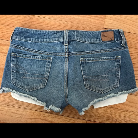 Size 4 American Eagle Outfitters Star jean shorts - Picture 3 of 4